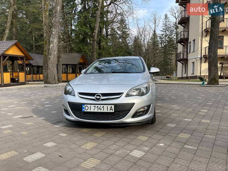 Универсал Opel Astra 2012 в Трускавце