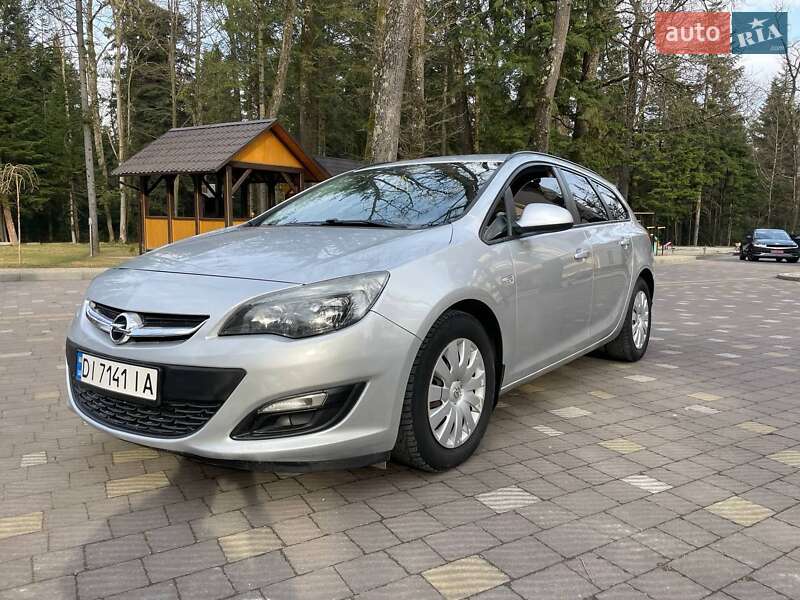 Универсал Opel Astra 2012 в Трускавце
