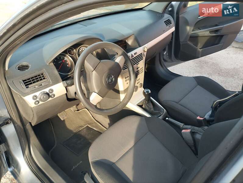 Универсал Opel Astra 2008 в Дрогобыче