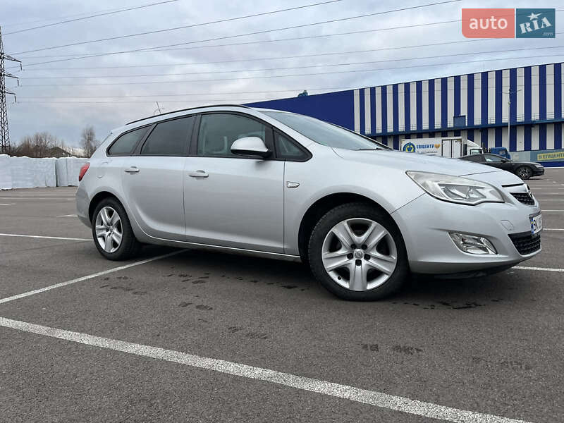 Opel Astra 2011