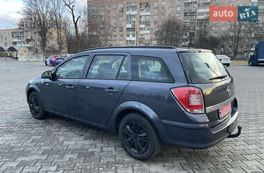 Універсал Opel Astra 2010 в Луцьку