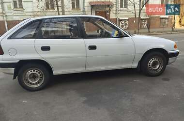 Хэтчбек Opel Astra 1995 в Киеве