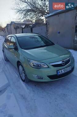 Універсал Opel Astra 2011 в Києві