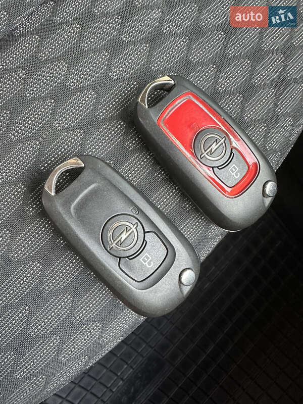 Хэтчбек Opel Astra 2016 в Днепре