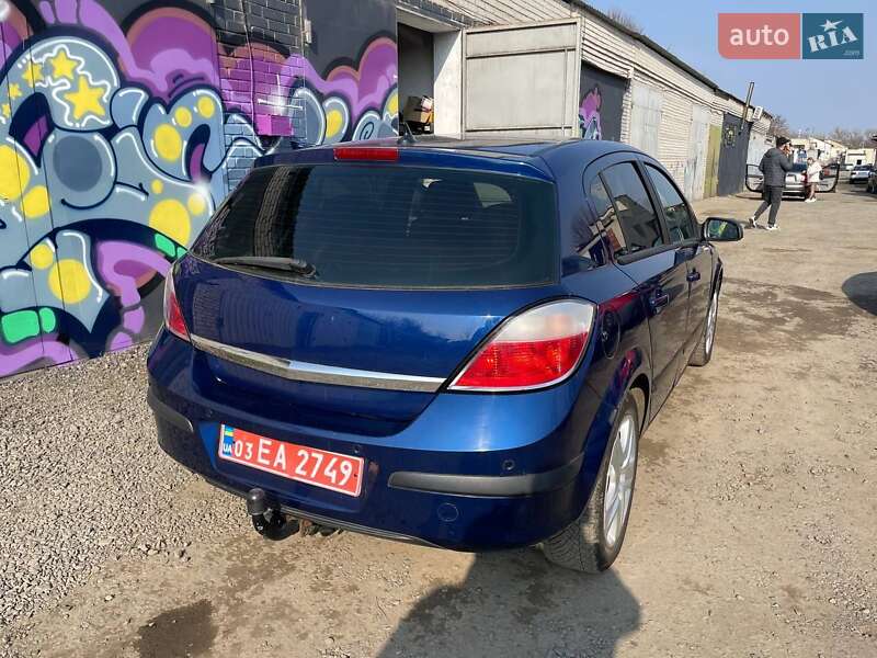 Хэтчбек Opel Astra 2004 в Луцке