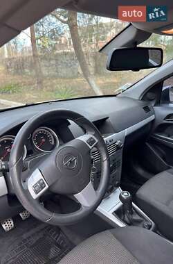 Хетчбек Opel Astra 2008 в 