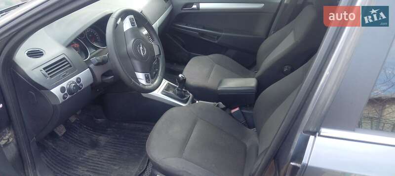 Универсал Opel Astra 2009 в Бориславе