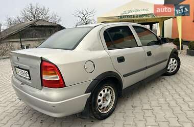 Седан Opel Astra 2006 в 