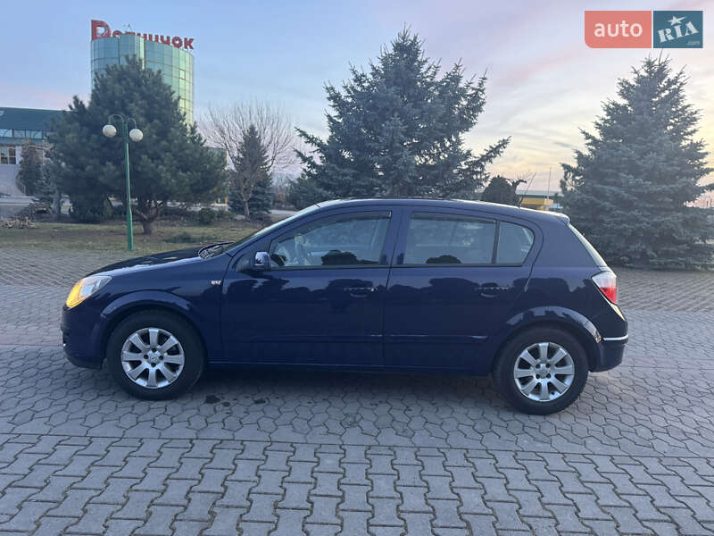 Хэтчбек Opel Astra 2005 в Черновцах