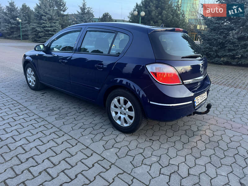 Хэтчбек Opel Astra 2005 в Черновцах