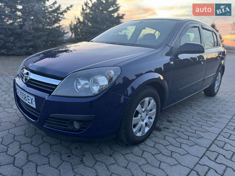 Хэтчбек Opel Astra 2005 в Черновцах