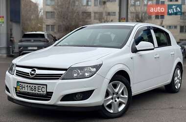 Хэтчбек Opel Astra 2012 в Одессе