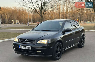 Седан Opel Astra 2008 в Ровно