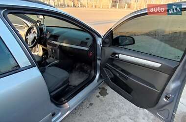 Универсал Opel Astra 2006 в 