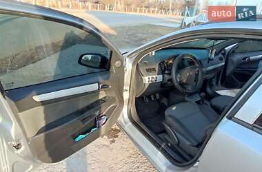 Универсал Opel Astra 2006 в 