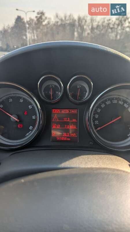 Універсал Opel Astra 2012 в Львові