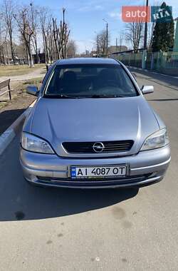 Седан Opel Astra 2004 в Киеве