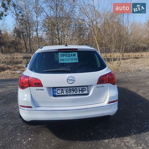 Универсал Opel Astra 2014 в Звенигородке