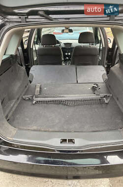 Универсал Opel Astra 2010 в 