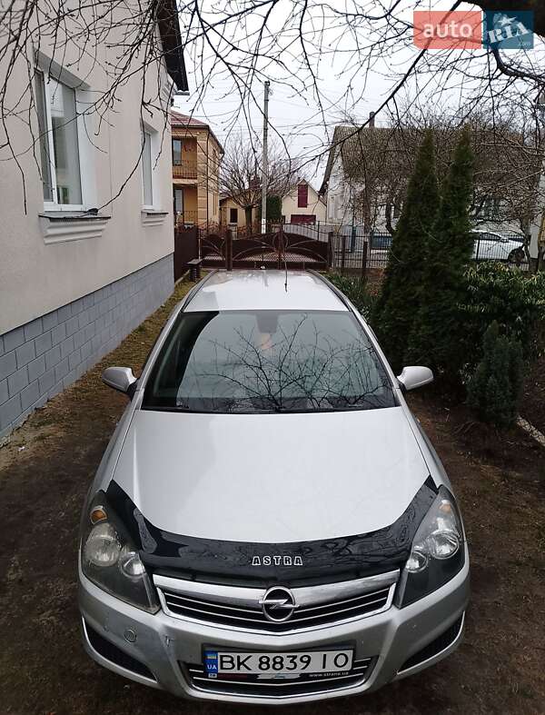 Универсал Opel Astra 2007 в Радивилове