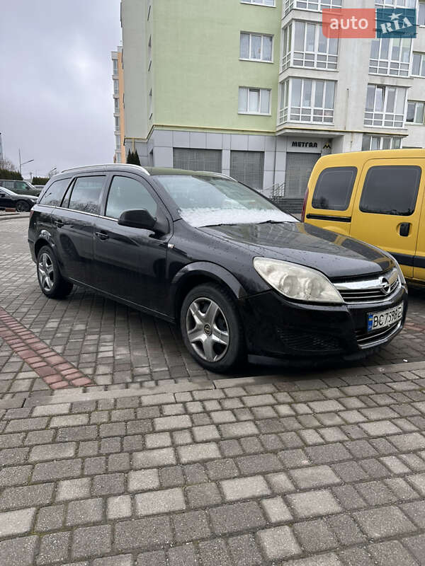 Универсал Opel Astra 2010 в Львове