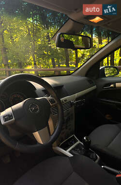 Универсал Opel Astra 2008 в 