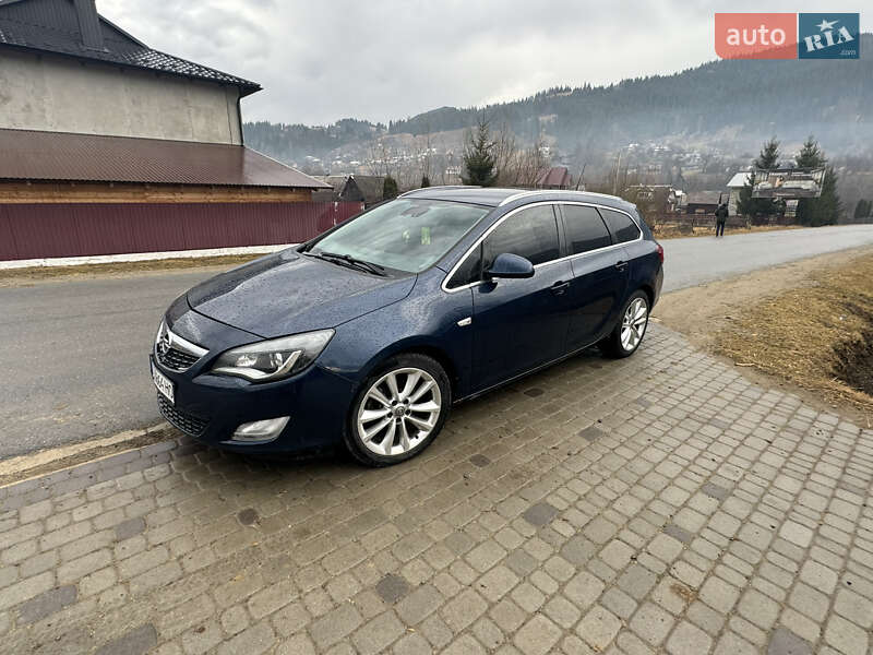 Универсал Opel Astra 2010 в 