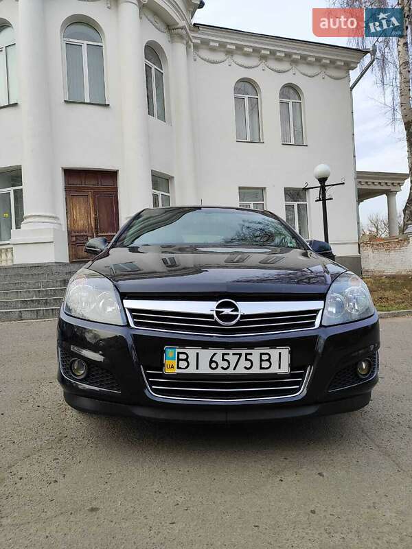Хетчбек Opel Astra 2013 в Полтаві