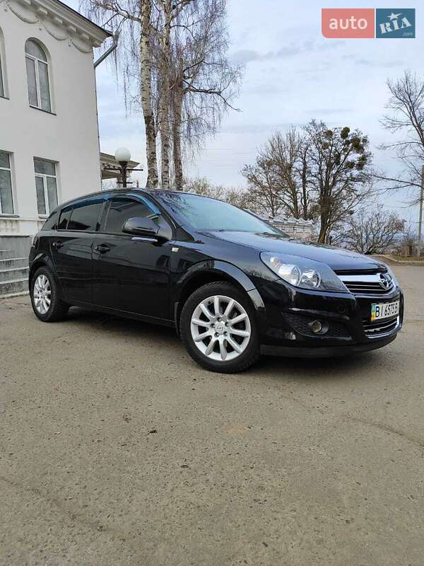 Хетчбек Opel Astra 2013 в Полтаві