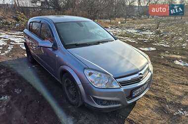 Хэтчбек Opel Astra 2008 в 