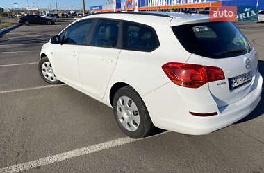 Универсал Opel Astra 2011 в 