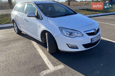 Универсал Opel Astra 2011 в 