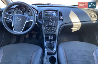 Универсал Opel Astra 2011 в 