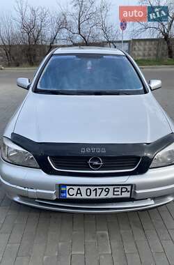 Хэтчбек Opel Astra 1998 в 