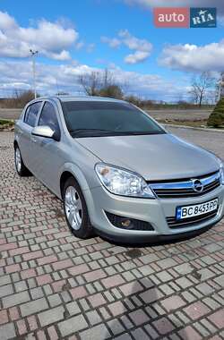 Хэтчбек Opel Astra 2009 в 