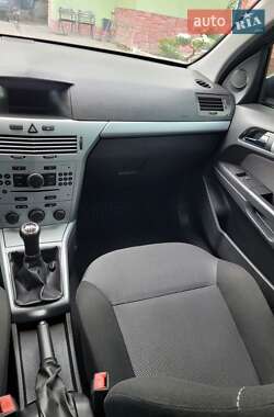 Хэтчбек Opel Astra 2009 в 