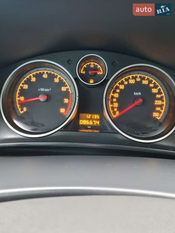 Хэтчбек Opel Astra 2009 в Мостиске