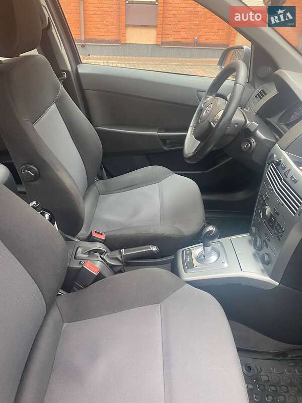 Хэтчбек Opel Astra 2013 в Ровно фото 14 Хэтчбек Opel Astra 2013 в Ровно