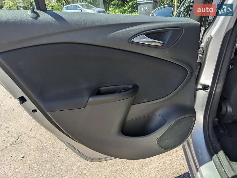 Универсал Opel Astra 2018 в Киеве фото 22 Универсал Opel Astra 2018 в Киеве