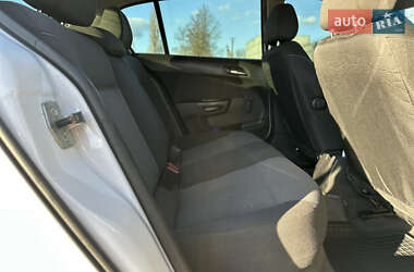 Хэтчбек Opel Astra 2013 в 