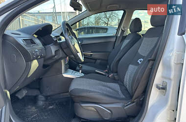 Хэтчбек Opel Astra 2013 в 