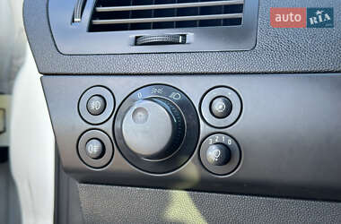 Хэтчбек Opel Astra 2013 в 
