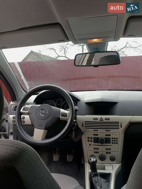 Универсал Opel Astra 2008 в Костополе