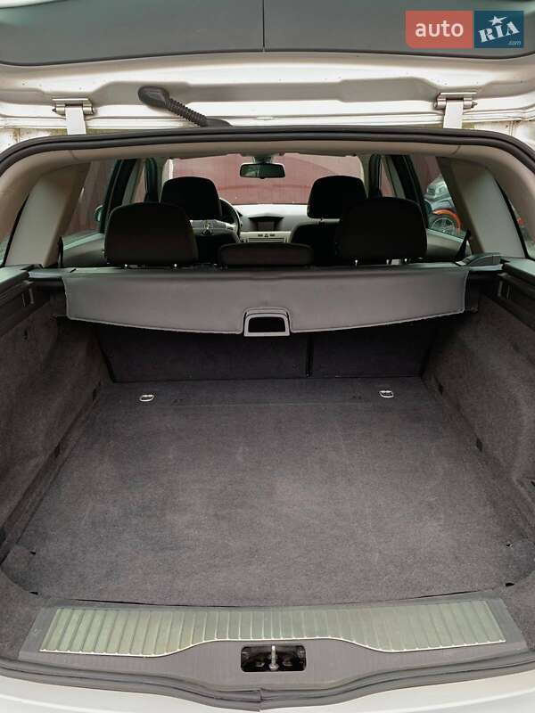 Универсал Opel Astra 2008 в Костополе