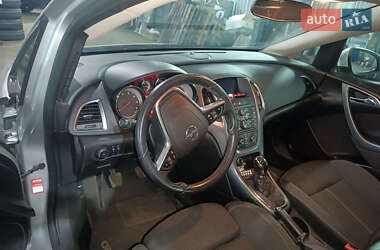 Универсал Opel Astra 2014 в Киеве