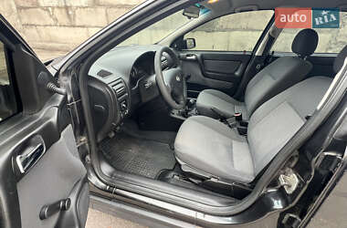 Седан Opel Astra 2007 в 