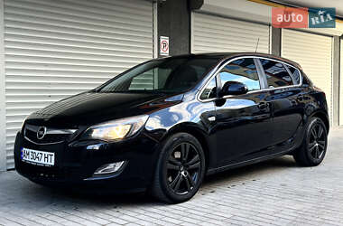 Хэтчбек Opel Astra 2011 в Житомире