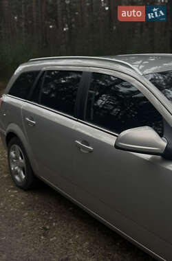 Универсал Opel Astra 2010 в 