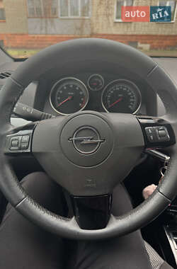 Универсал Opel Astra 2010 в 