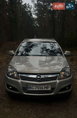 Универсал Opel Astra 2010 в 